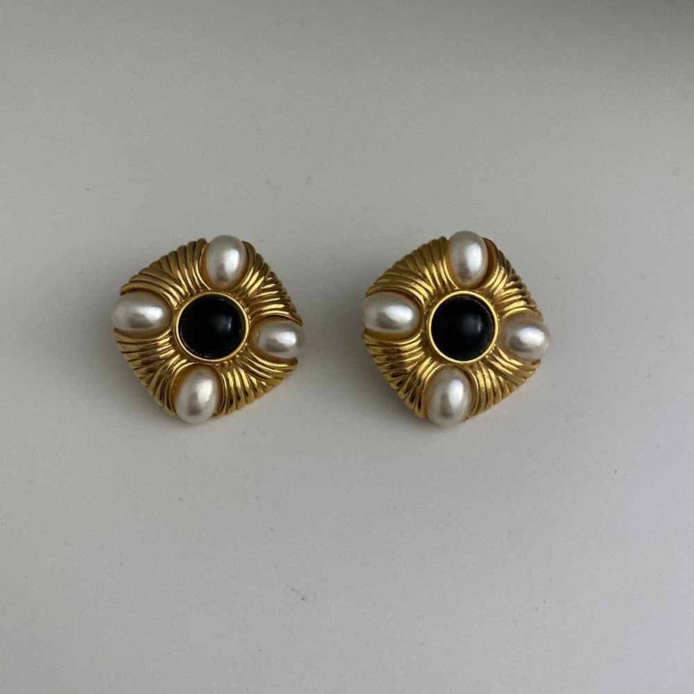 Vintage Napier gold tone earrings
